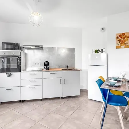 Apartment Kandinsky - Parking Gratuit - Balcon Prive - Wifi Annemasse